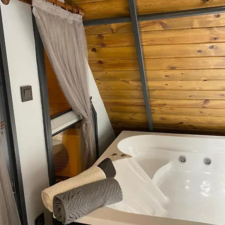 Semesterbostad Bitek